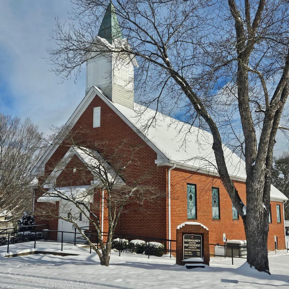 church snow3.jpg